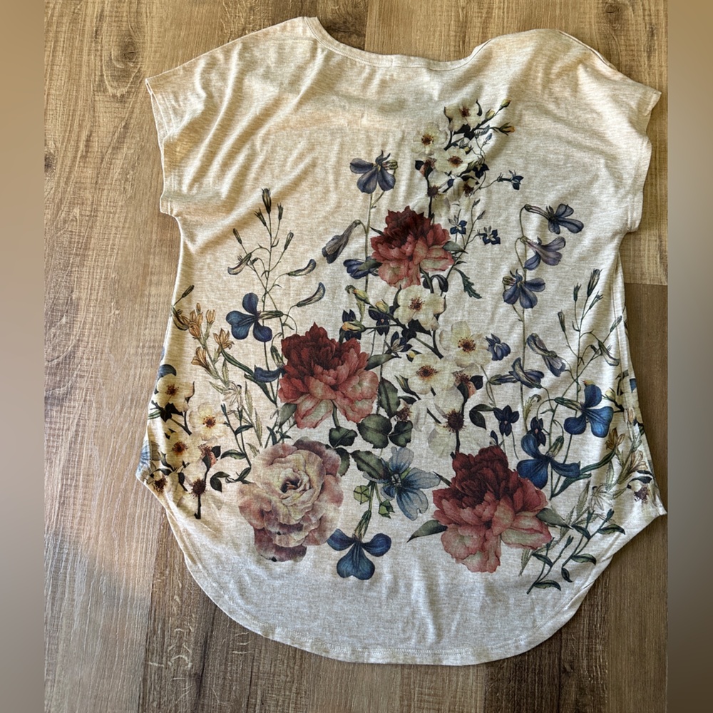 Ember Floral T-shirt |‎ Size Lg